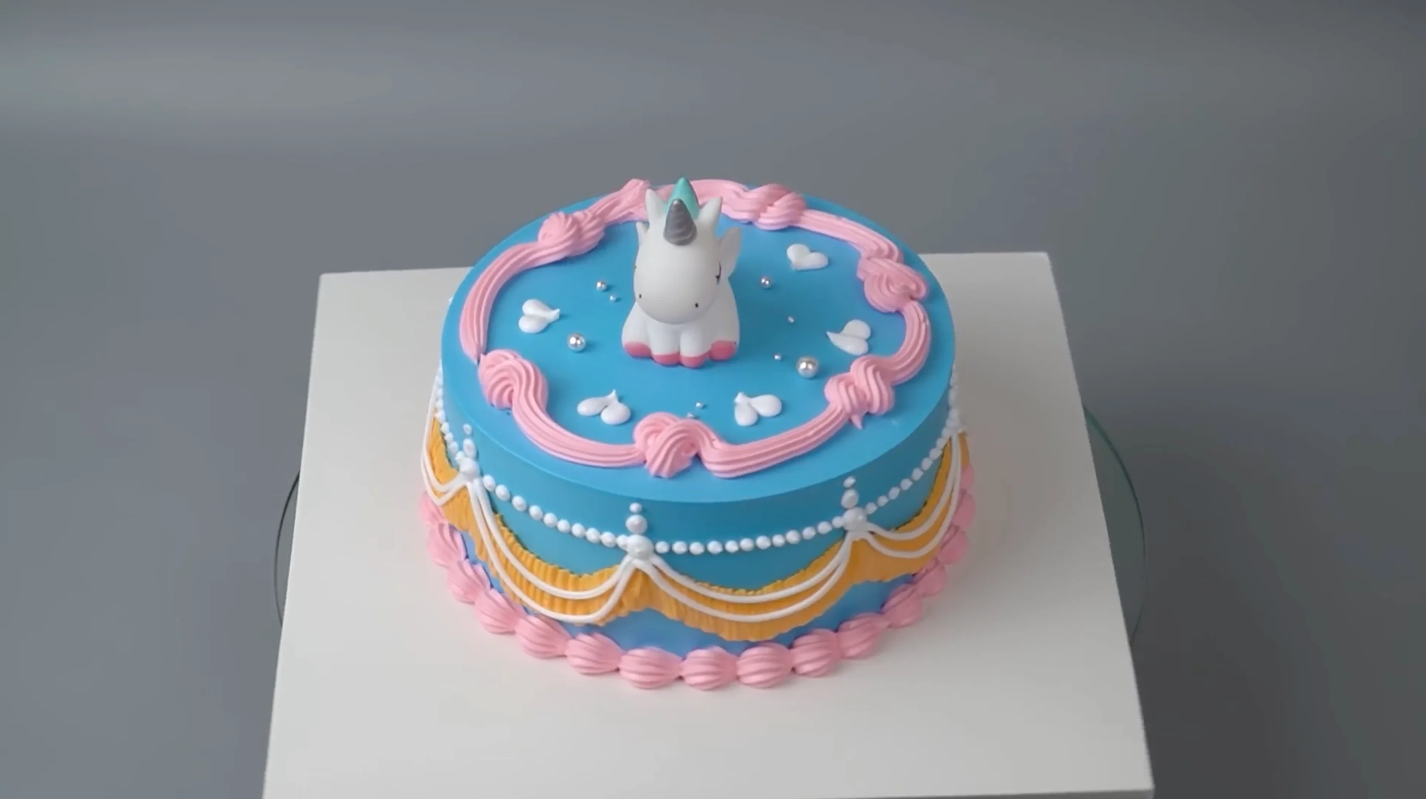 Heavenly Whip Delight Cake
